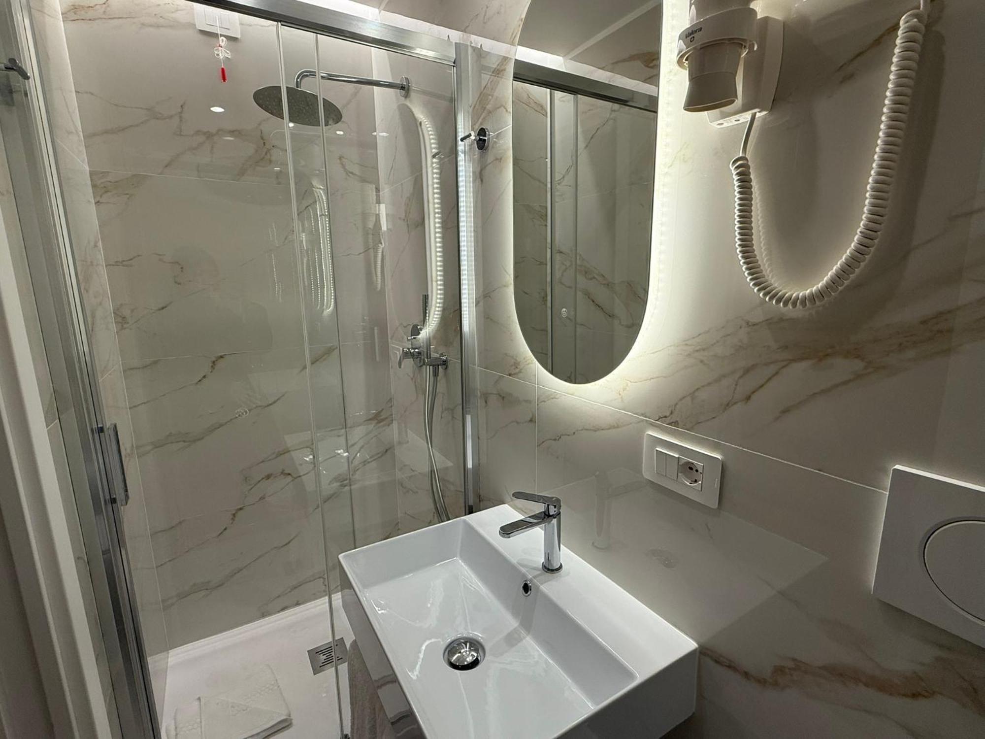 Lumi Roma