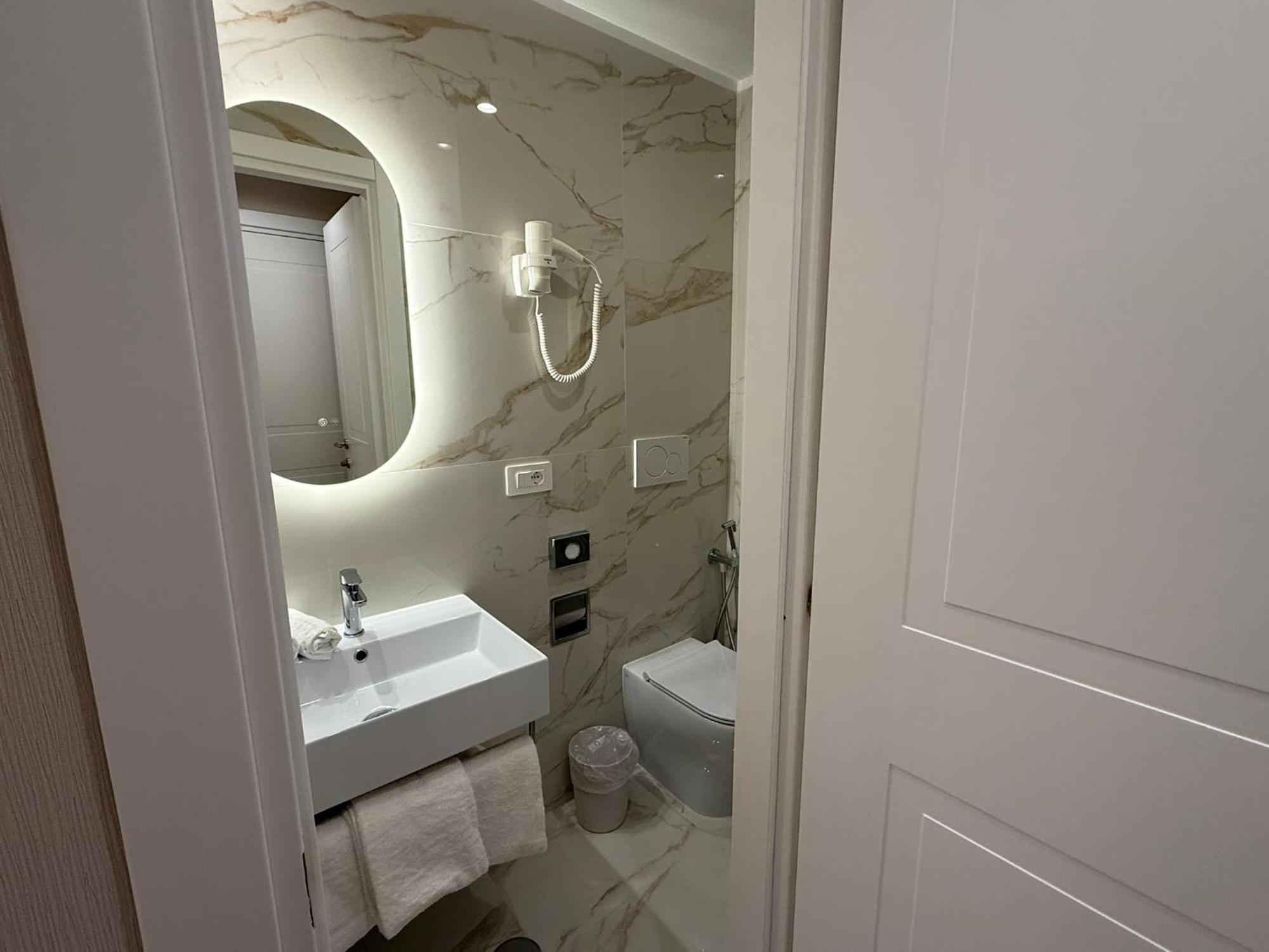 Lumi Hotel Roma