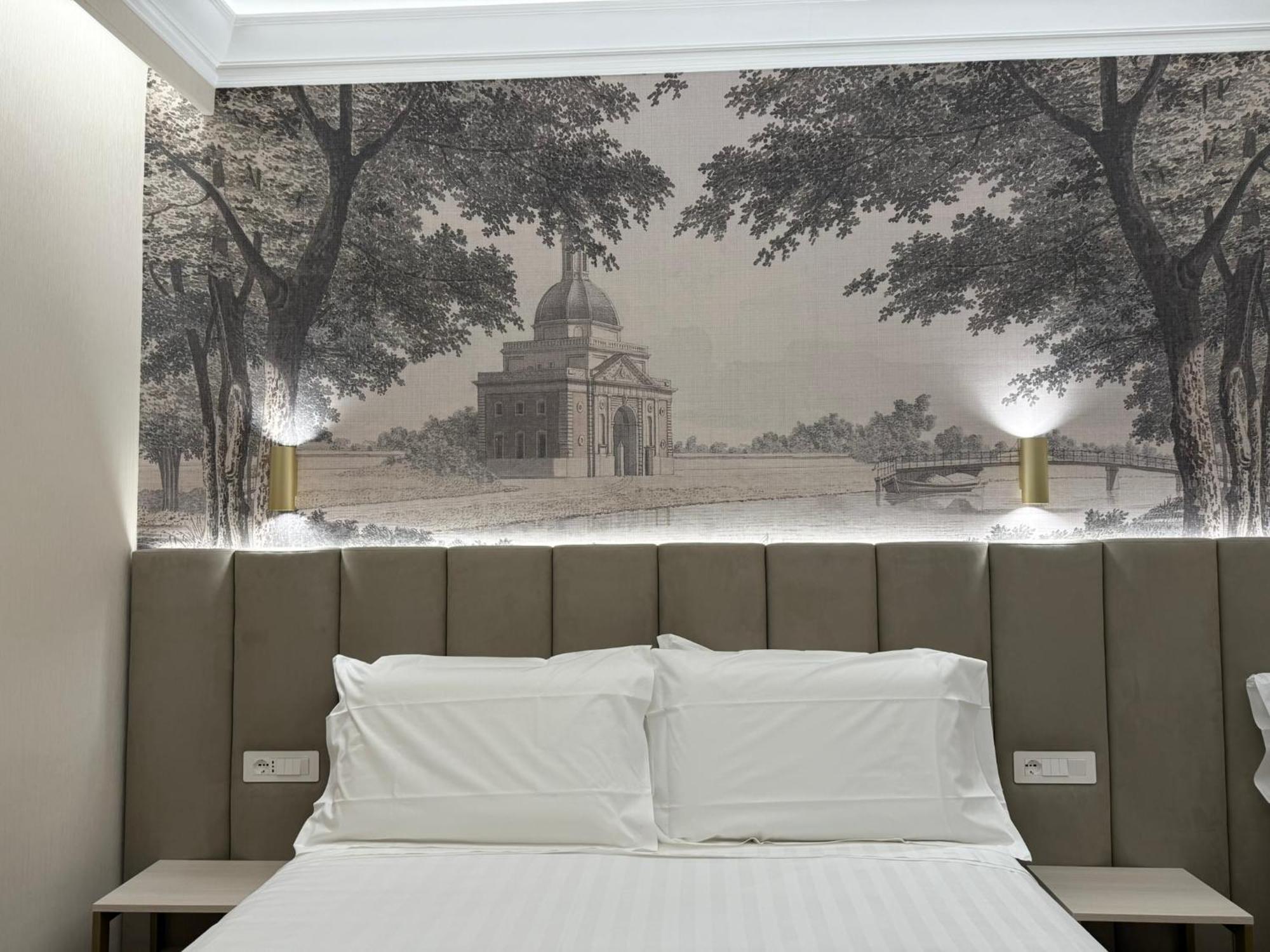 Lumi Hotel *